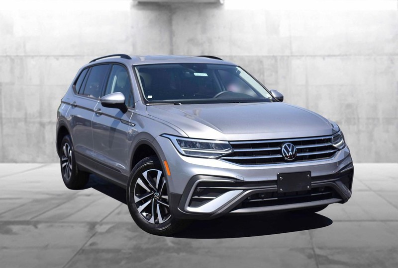 Volkswagen Tiguan Vehicle Image 02