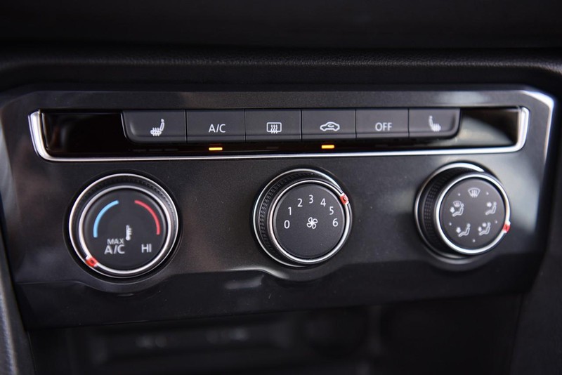 Volkswagen Tiguan Vehicle Image 14