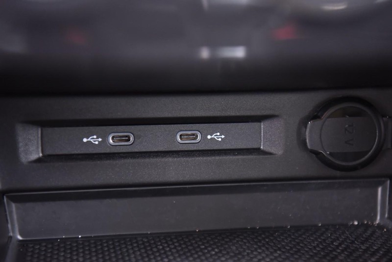 Volkswagen Tiguan Vehicle Image 15
