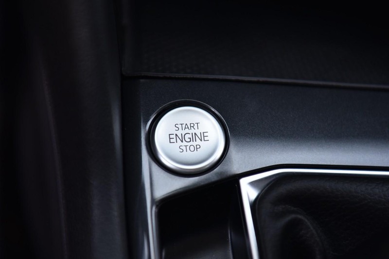 Volkswagen Tiguan Vehicle Image 16