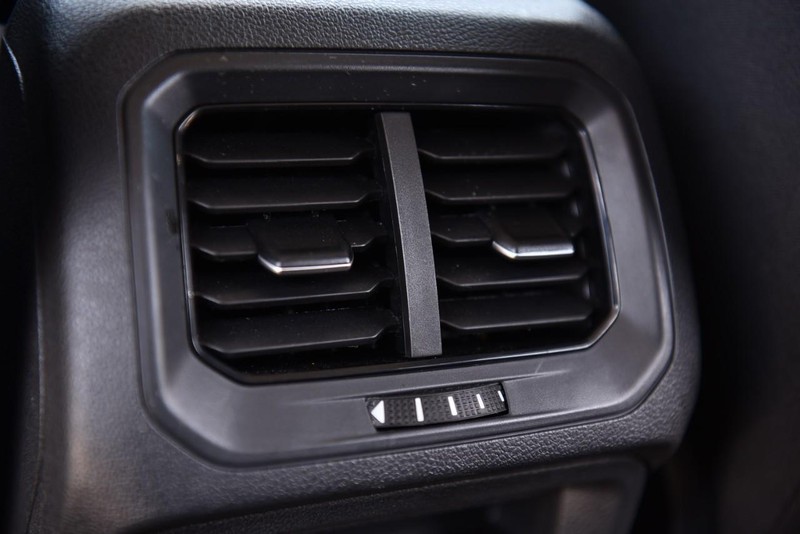 Volkswagen Tiguan Vehicle Image 23