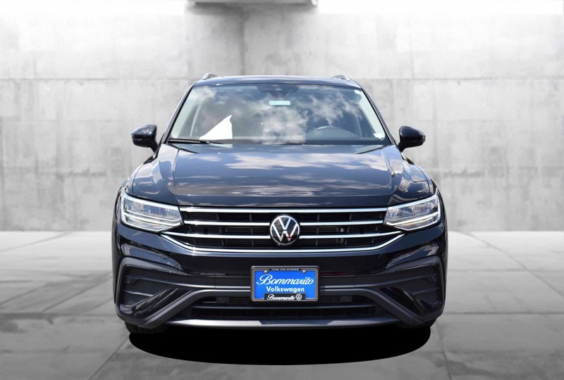 Volkswagen Tiguan Vehicle Image 04
