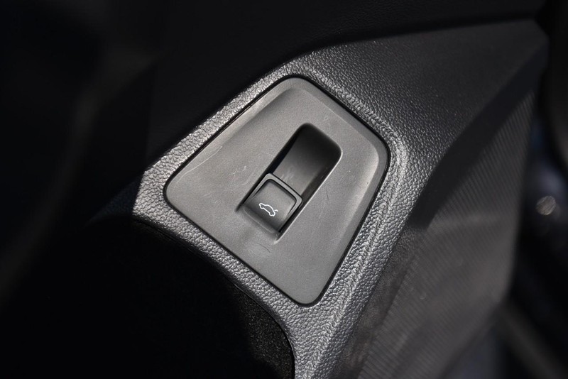 Volkswagen Tiguan Vehicle Image 09