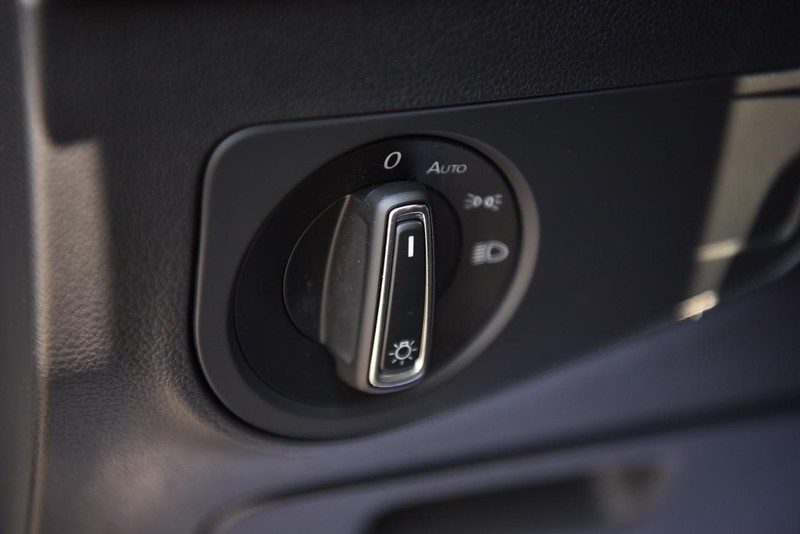 Volkswagen Tiguan Vehicle Image 11