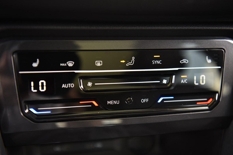 Volkswagen Tiguan Vehicle Image 15