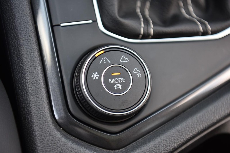 Volkswagen Tiguan Vehicle Image 18