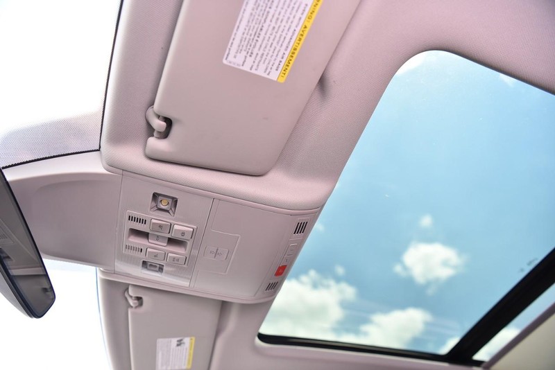 Volkswagen Tiguan Vehicle Image 23