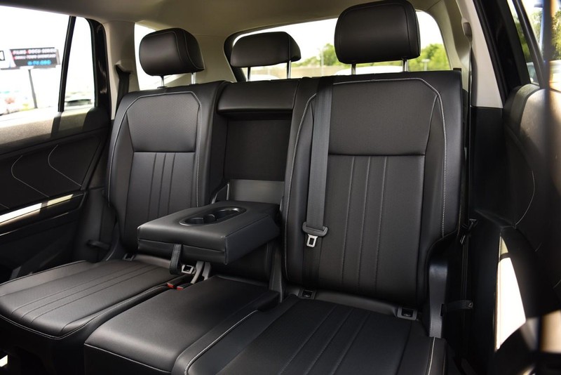 Volkswagen Tiguan Vehicle Image 24
