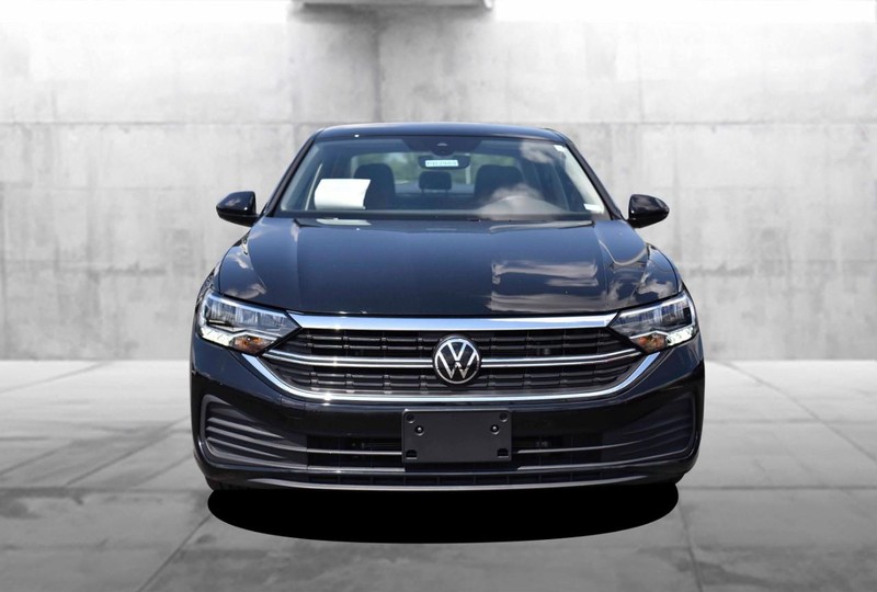 Volkswagen Jetta Vehicle Image 04