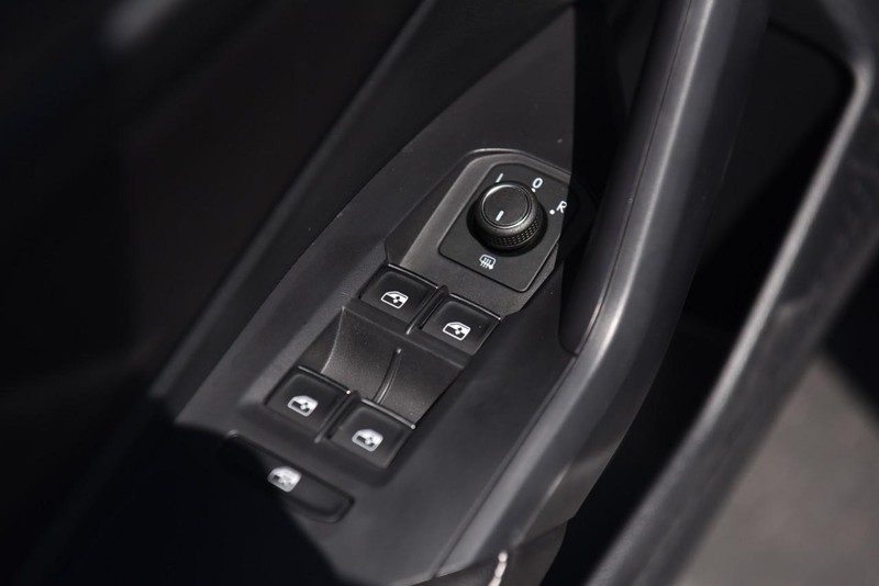 Volkswagen Jetta Vehicle Image 08