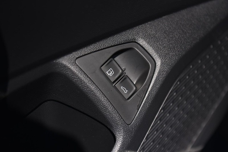 Volkswagen Jetta Vehicle Image 09