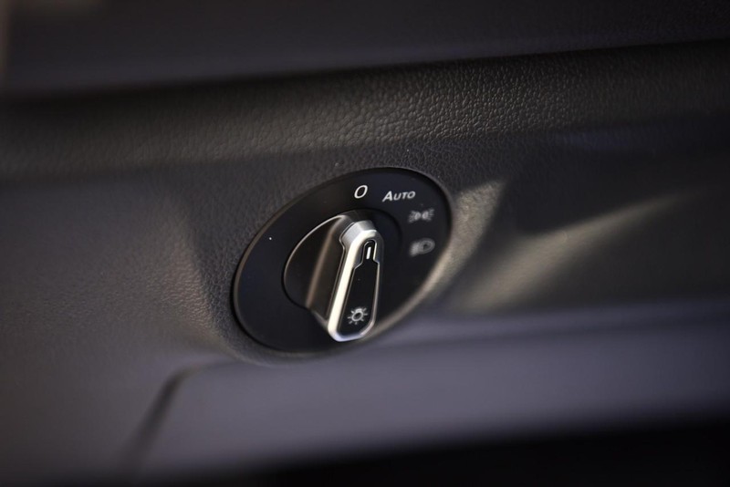 Volkswagen Jetta Vehicle Image 11
