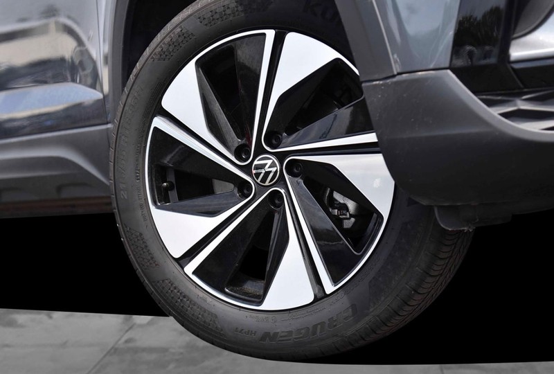 Volkswagen Taos Vehicle Image 03
