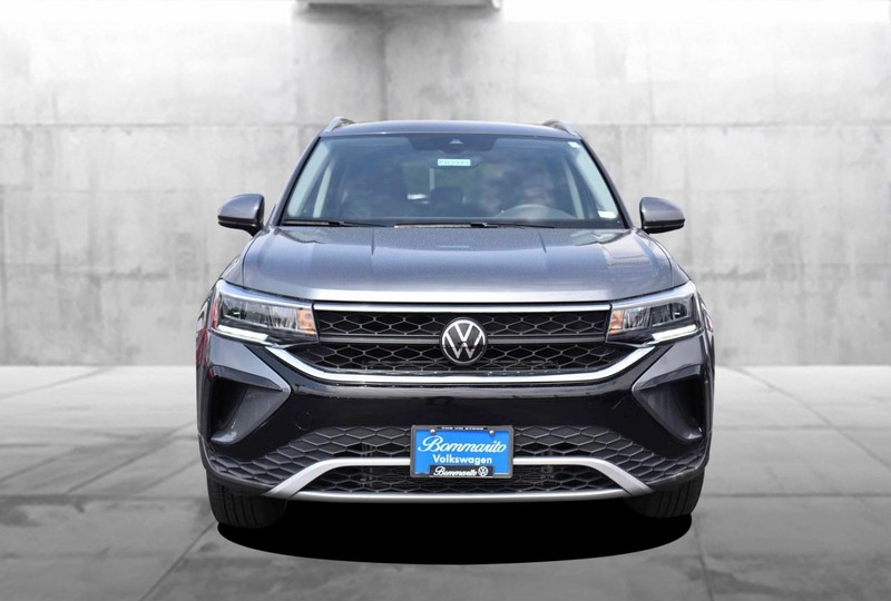 Volkswagen Taos Vehicle Image 04