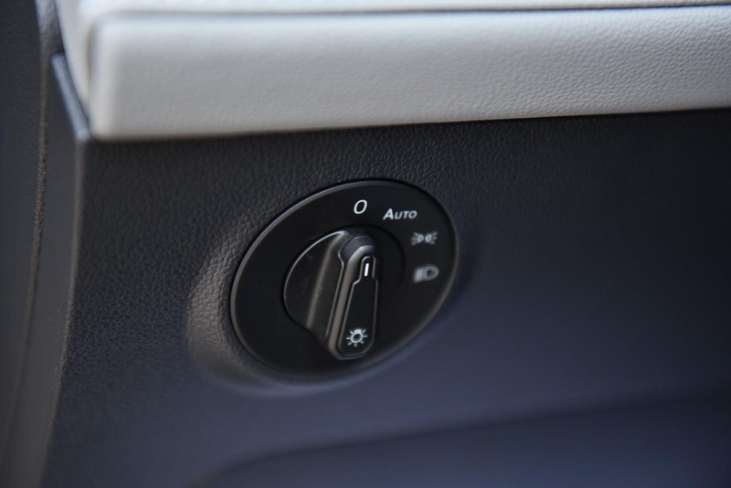 Volkswagen Taos Vehicle Image 11