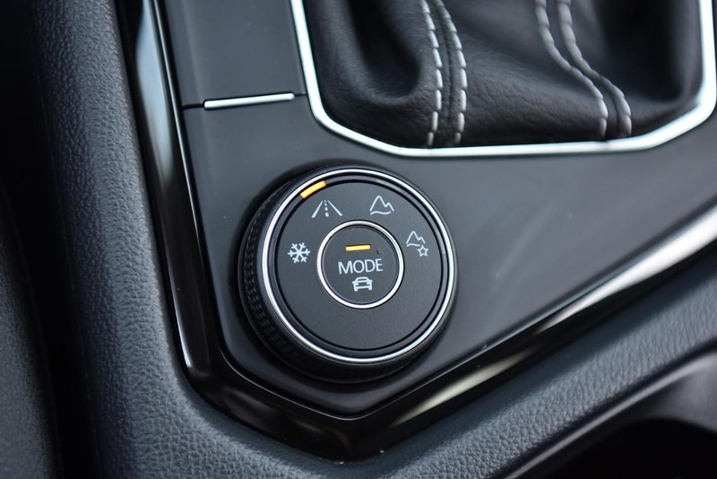 Volkswagen Taos Vehicle Image 18