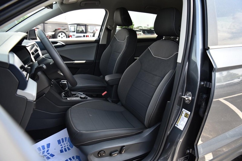 Volkswagen Taos Vehicle Image 21