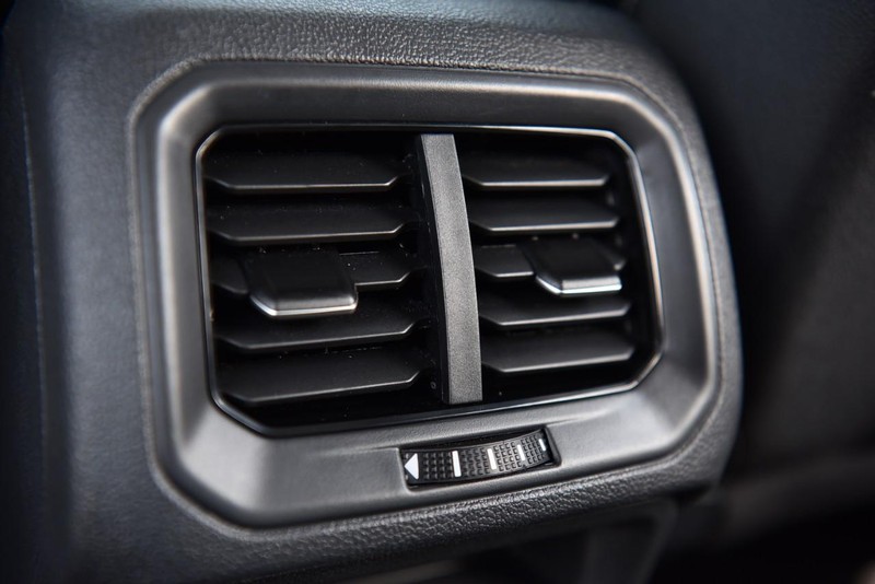 Volkswagen Taos Vehicle Image 24