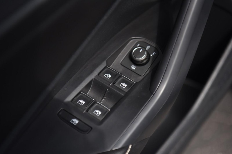 Volkswagen Jetta Vehicle Image 08
