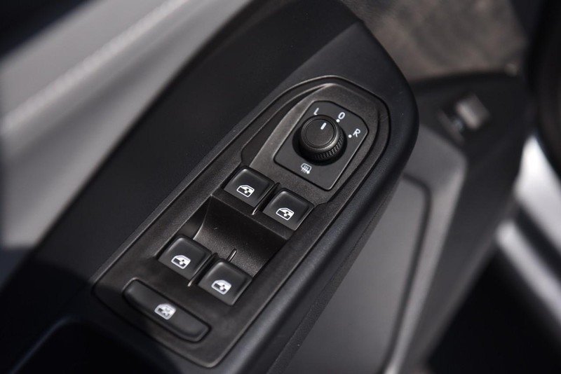 Volkswagen Taos Vehicle Image 08