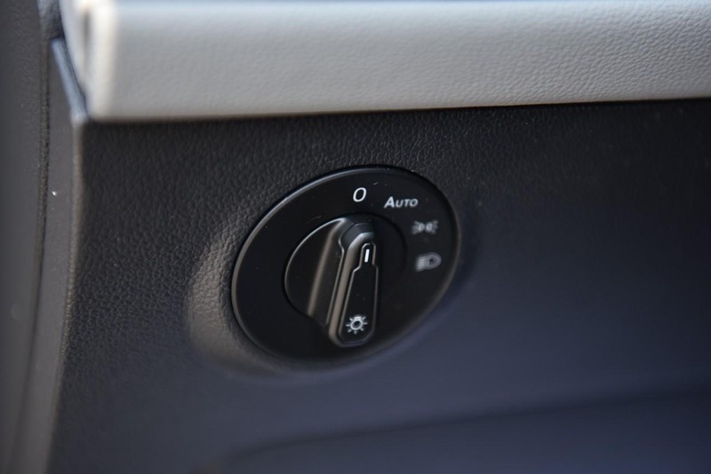 Volkswagen Taos Vehicle Image 11