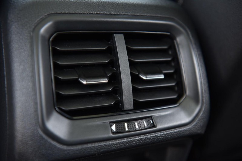 Volkswagen Taos Vehicle Image 24
