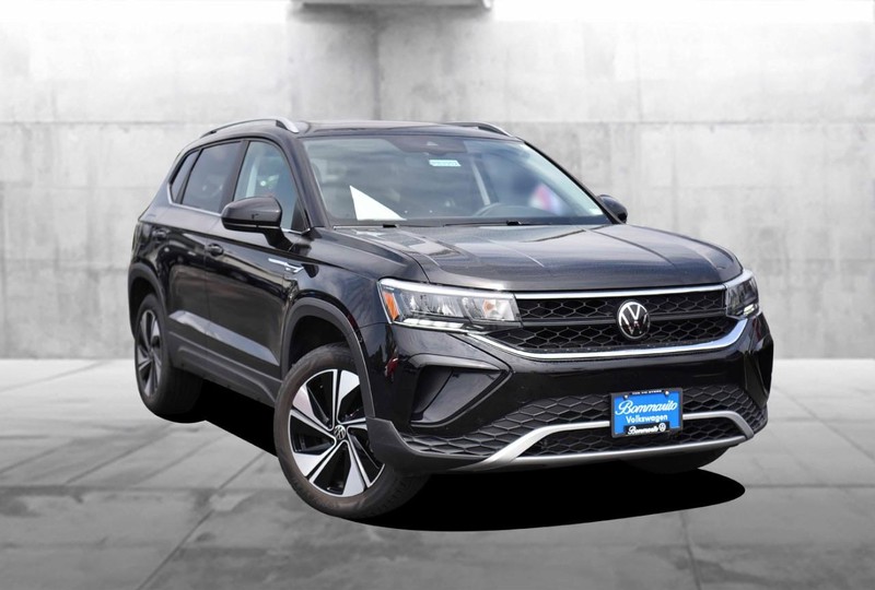Volkswagen Taos Vehicle Image 02