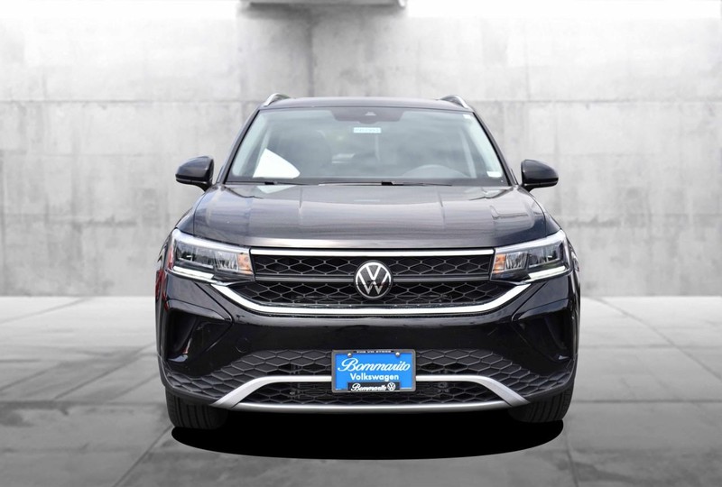 Volkswagen Taos Vehicle Image 03