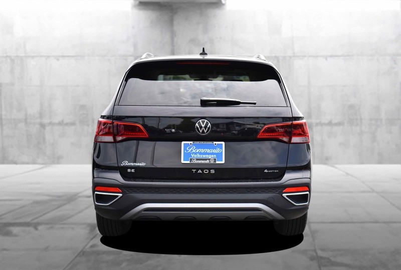 Volkswagen Taos Vehicle Image 06