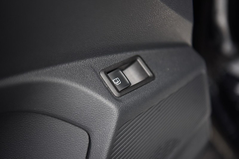 Volkswagen Taos Vehicle Image 09