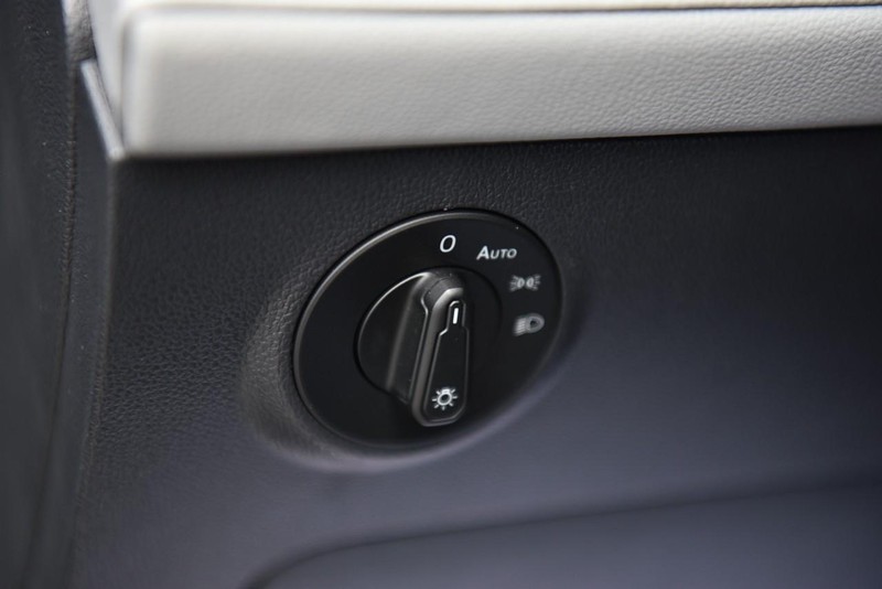 Volkswagen Taos Vehicle Image 11