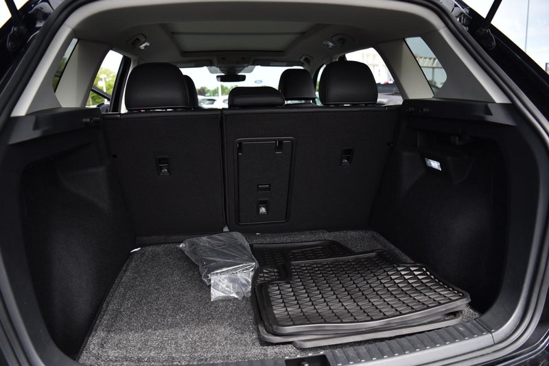 Volkswagen Taos Vehicle Image 27