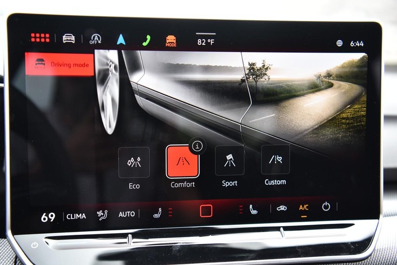 Volkswagen GOLF GTI Vehicle Image 14