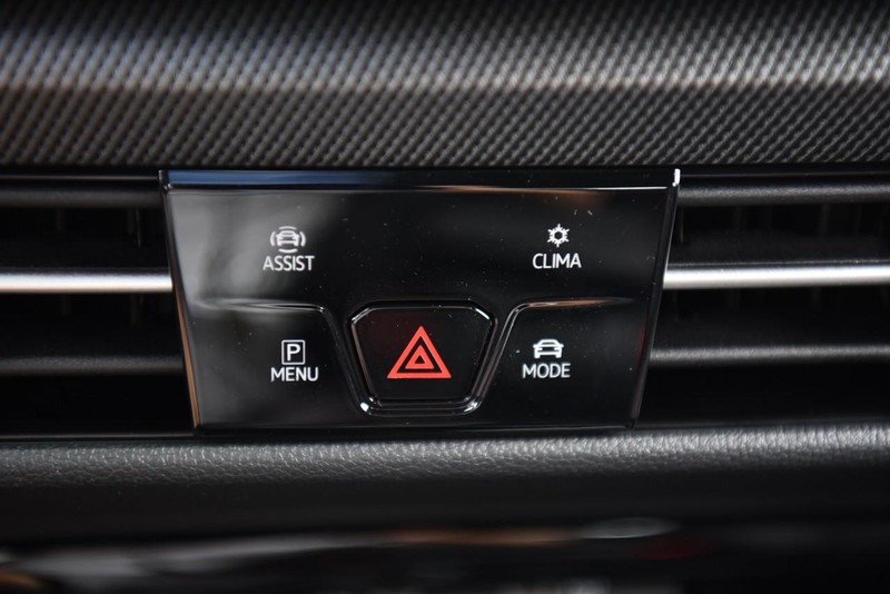 Volkswagen GOLF GTI Vehicle Image 15