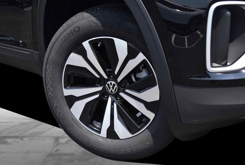 Volkswagen Atlas Vehicle Image 03