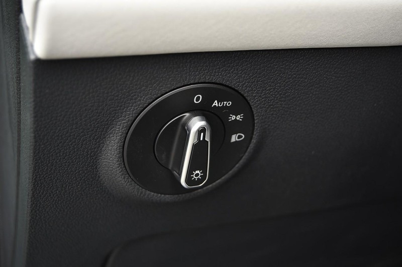 Volkswagen Taos Vehicle Image 10