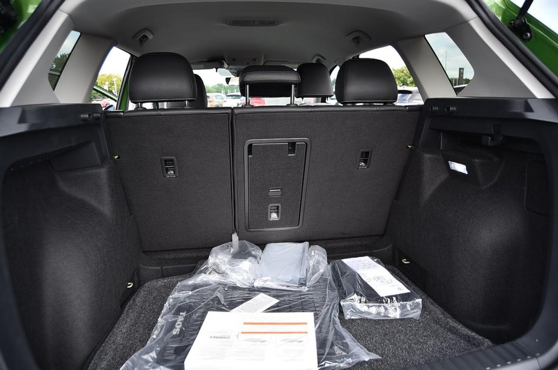 Volkswagen Taos Vehicle Image 23