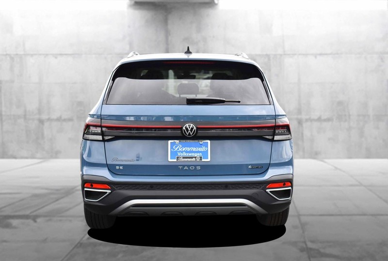 Volkswagen Taos Vehicle Image 06