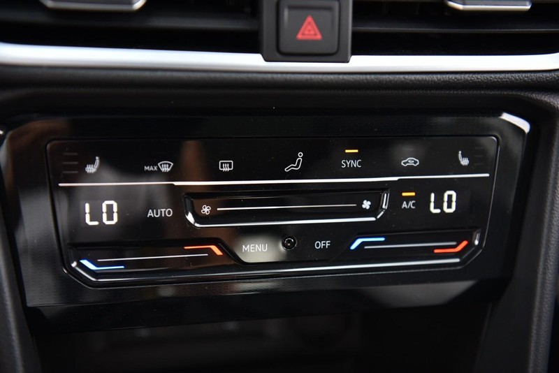 Volkswagen Taos Vehicle Image 14