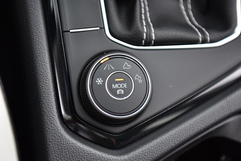 Volkswagen Taos Vehicle Image 17