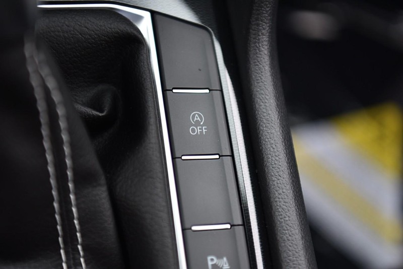 Volkswagen Taos Vehicle Image 18