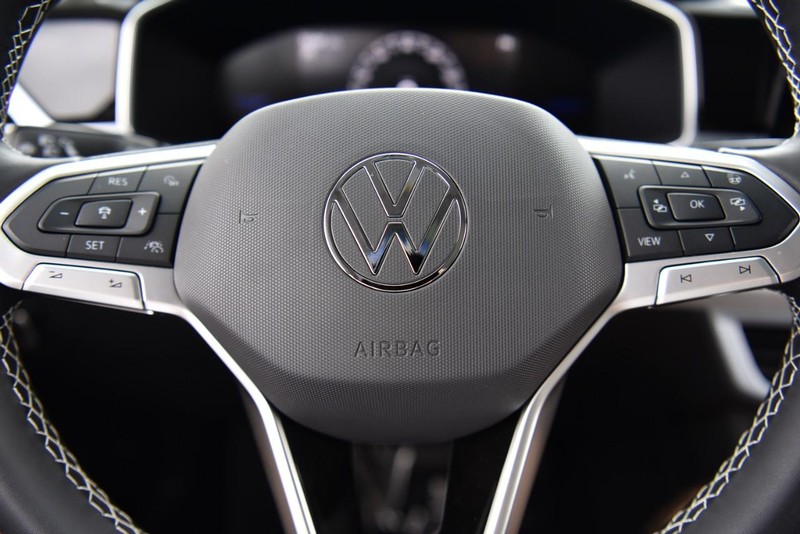 Volkswagen Taos Vehicle Image 19