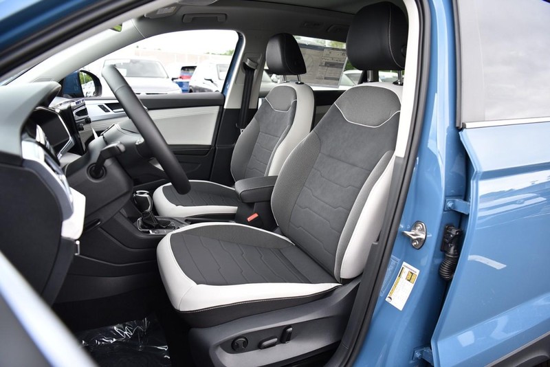 Volkswagen Taos Vehicle Image 20