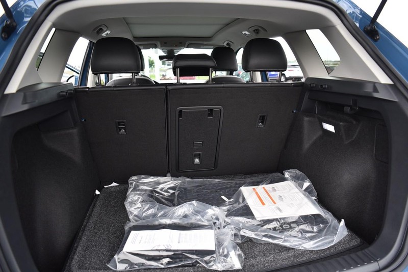 Volkswagen Taos Vehicle Image 26