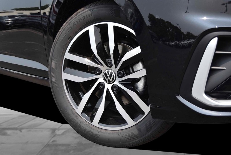 Volkswagen Jetta Vehicle Image 03