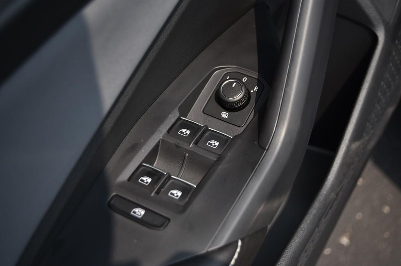 Volkswagen Jetta Vehicle Image 08