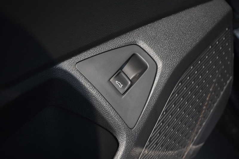 Volkswagen Jetta Vehicle Image 09