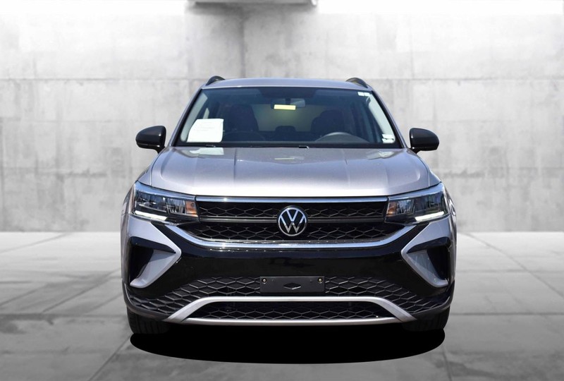 Volkswagen Taos Vehicle Image 04