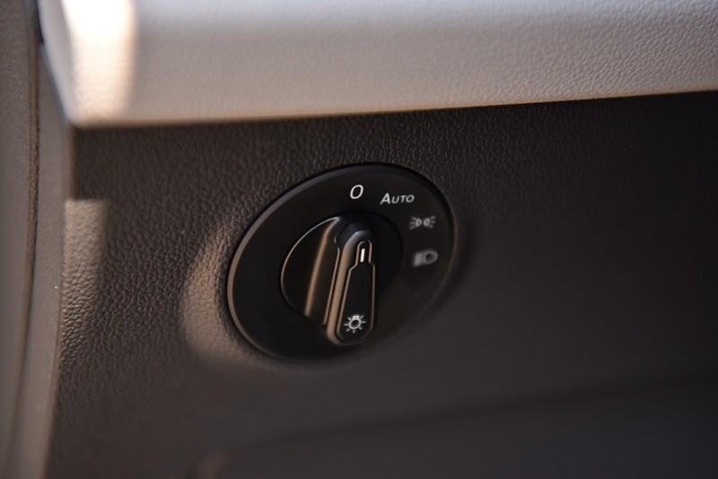 Volkswagen Taos Vehicle Image 10