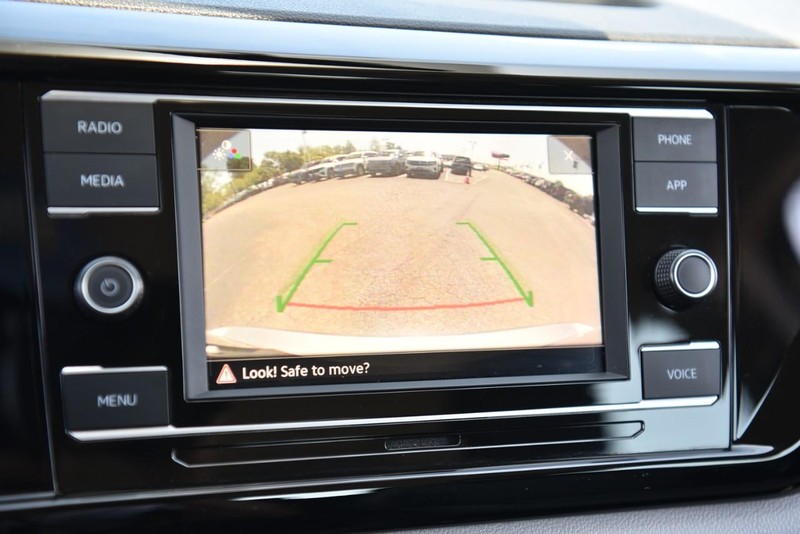 Volkswagen Taos Vehicle Image 12